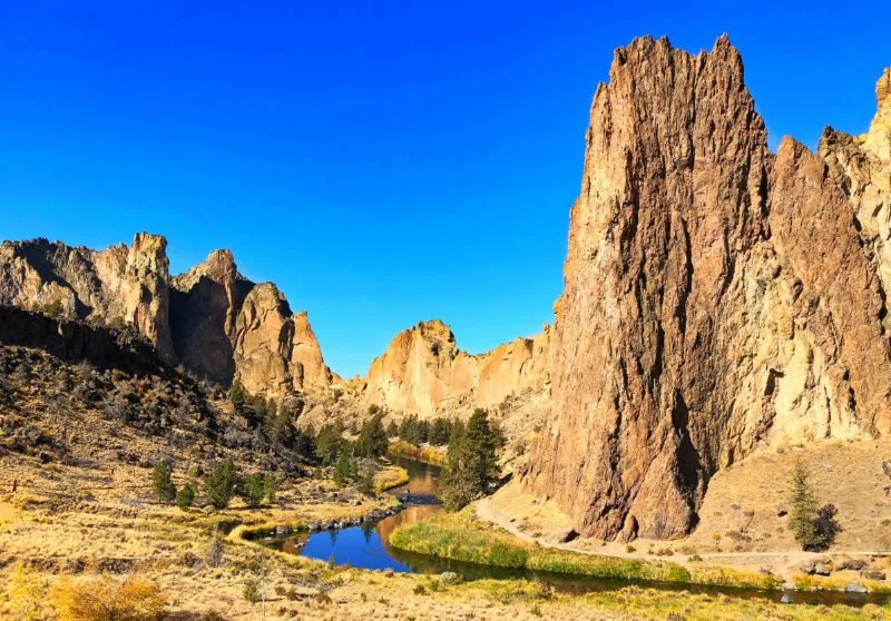 Crooked River from Rim Rock Trail Smith Rock State Park Terrabonne Oregon 4