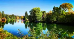 Fall colors on Deschutes River at Columbia Park Bend Oregon 1