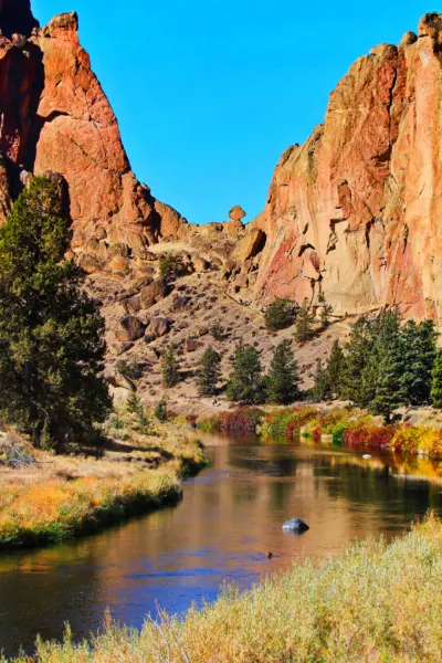 Crooked River from Chute Trail Smith Rock State Park Terrabonne Oregon 1