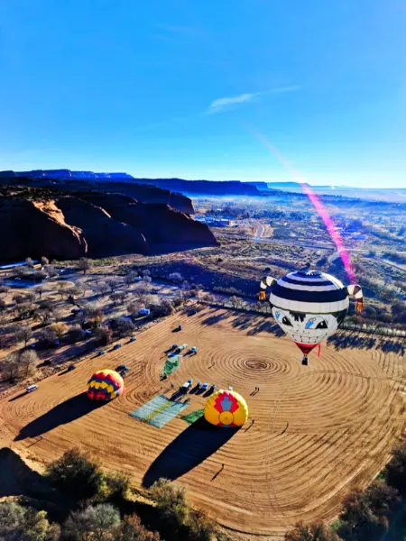 Morning hot air ballooning at Red Rocks Park Gallup NM 2