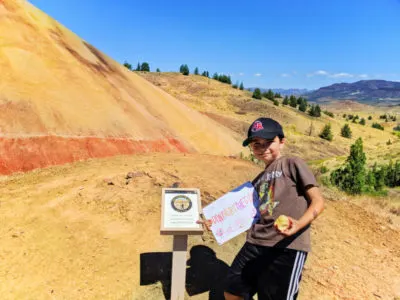 2TD DontHurtTheDirt at Red Scar Knot at Painted Hills John Day Fossile Beds NM Oregon 2b