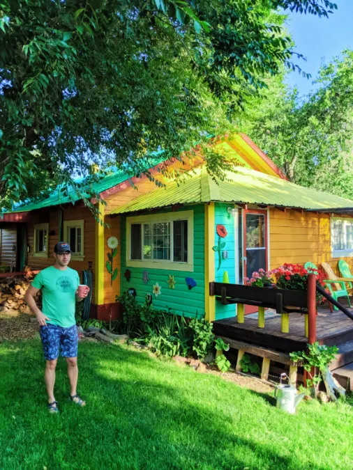 Chris Taylor drinking coffee at Painted Hills Cottages Mitchell Oregon 3