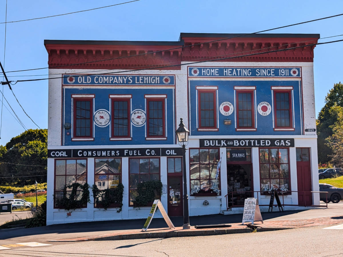 Colorful Storefront in Belfast Maine 1