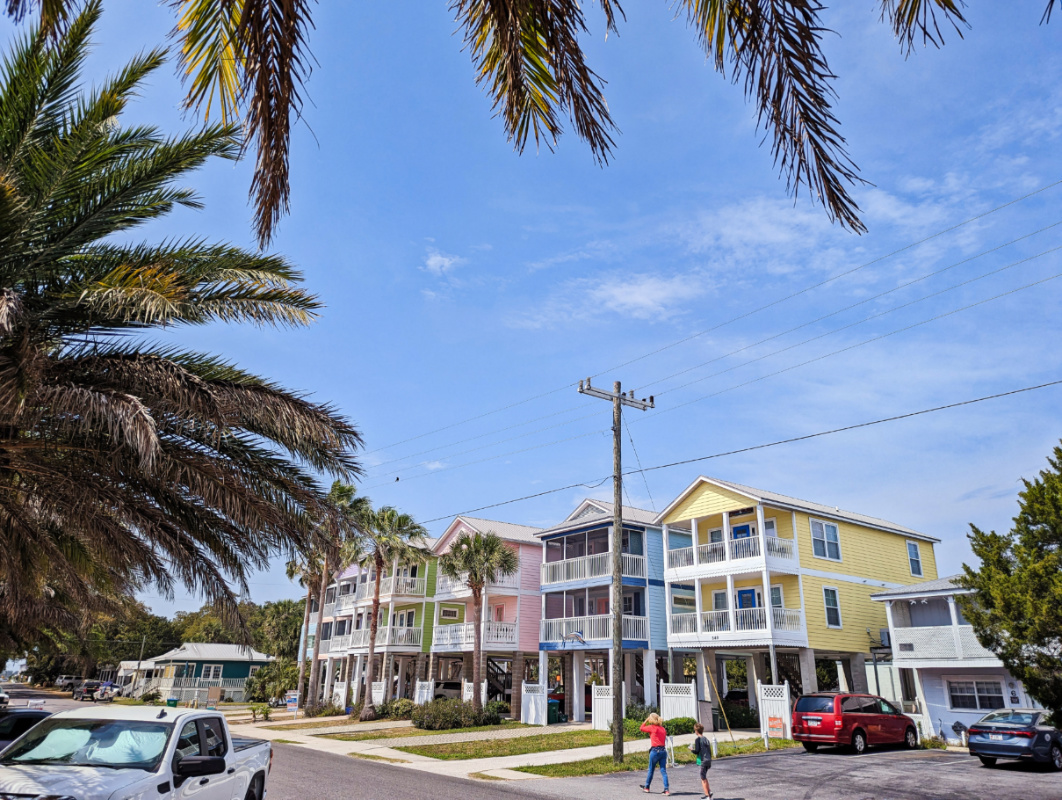 Colorful Vacation Rentals Downtown Cedar Key Gulf Coast Florida 1