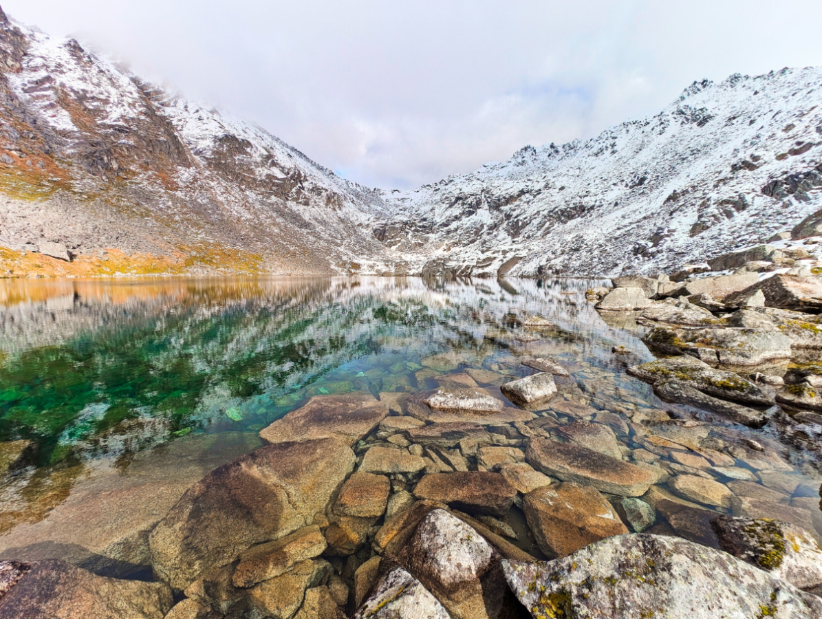 Crystal Clear water at Gold Cord Lake Hatcher Pass Palmer Alaska 2