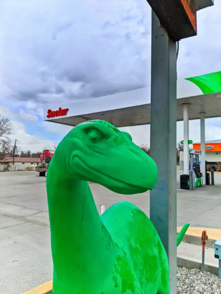 Dinosaur at Sinclair Gas Station in Snowville Utah cross country move 2020 1