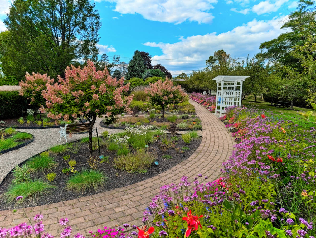 English Garden at Pineland Farms in Freeport Maine 5