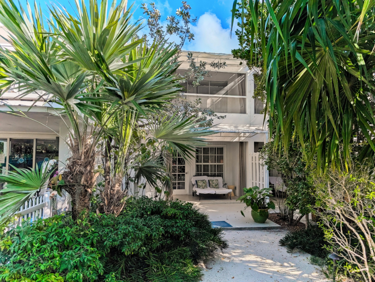 Exterior of Casa Morada Resort on Islamorada Florida Keys 1