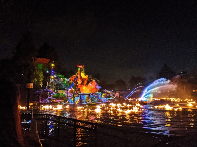 Fantasmic Show Disneyland 2020 7