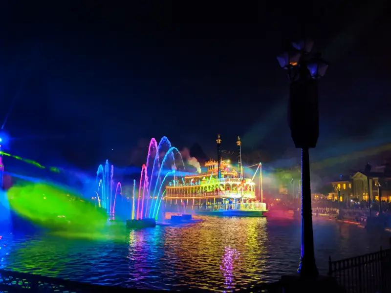 Fantasmic Show Disneyland 2020 8