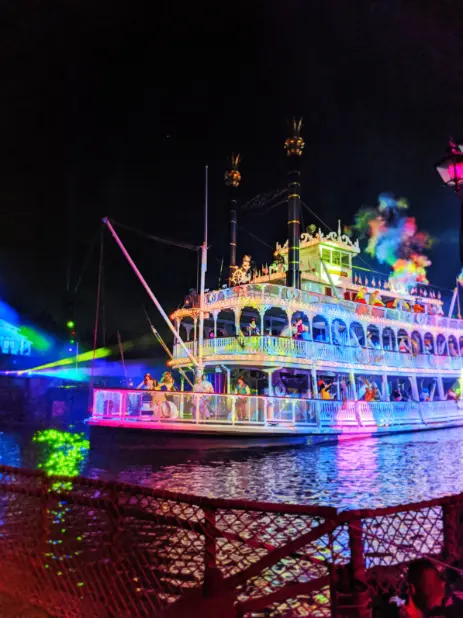 Fantasmic Show Disneyland 2020 9