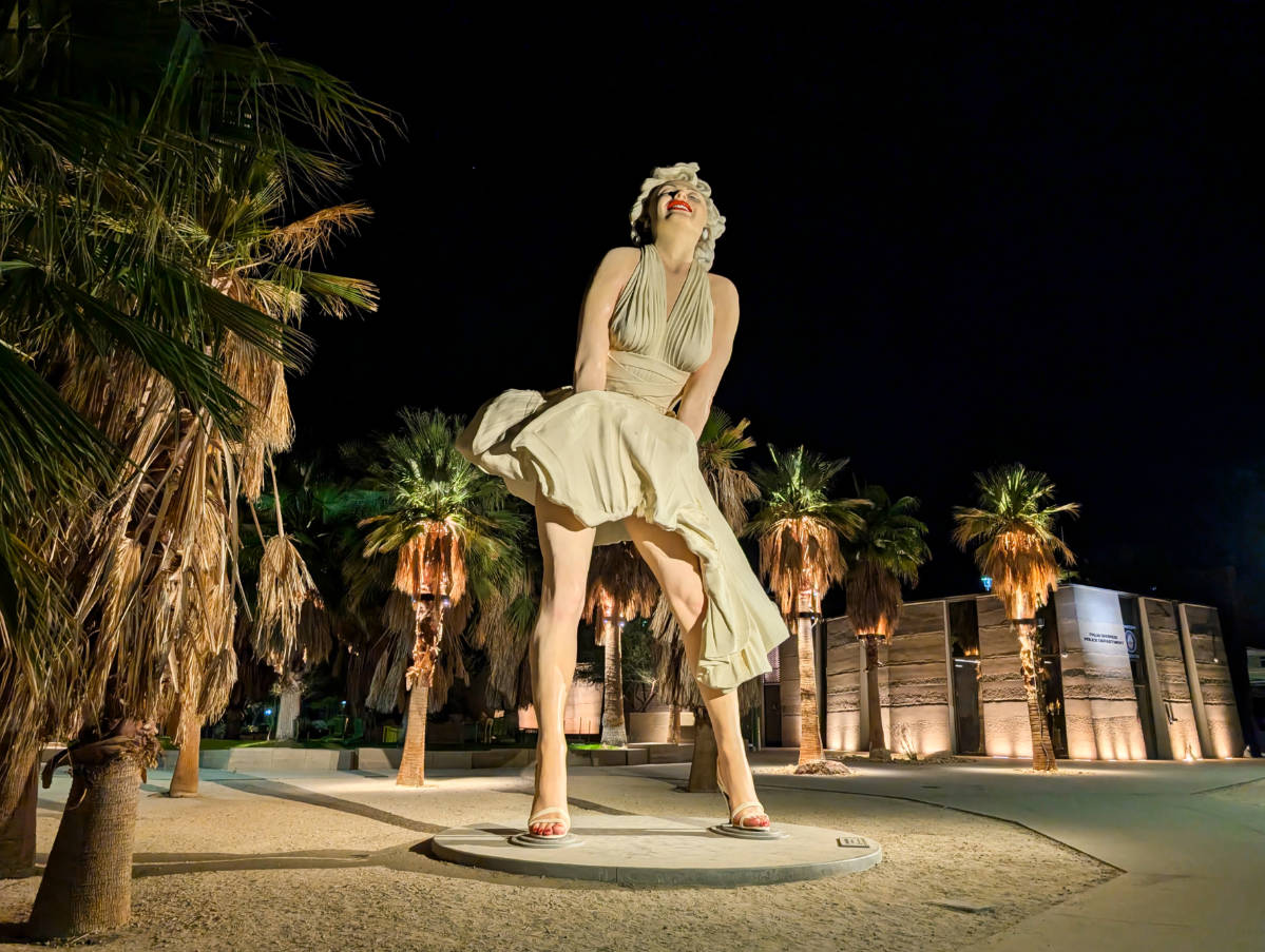 Forever Marylin Statue at Night in Palm Springs California 2