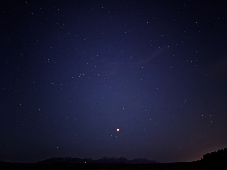 Full Moon Eclipse with Nightsky in Arches National Park Utah 1