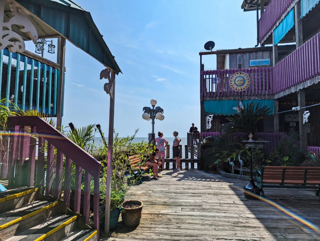 Blue Bungalow - Cedar Key Harbour Master Suites