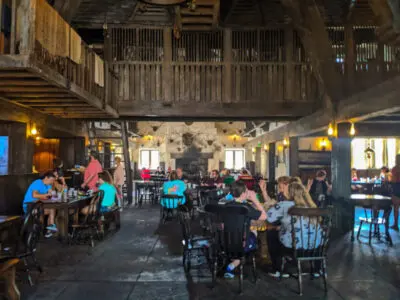 Interior Three Broomsticks Wizarding World of Harry Potter Universal Orlando 2020 2