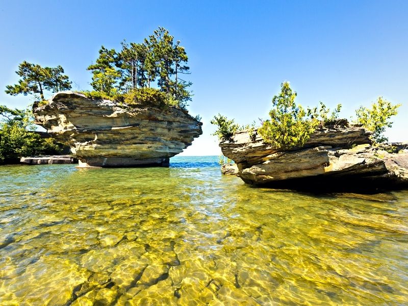 Kayaking-at-Turnip-Rock-Lake-Huron-Michigan