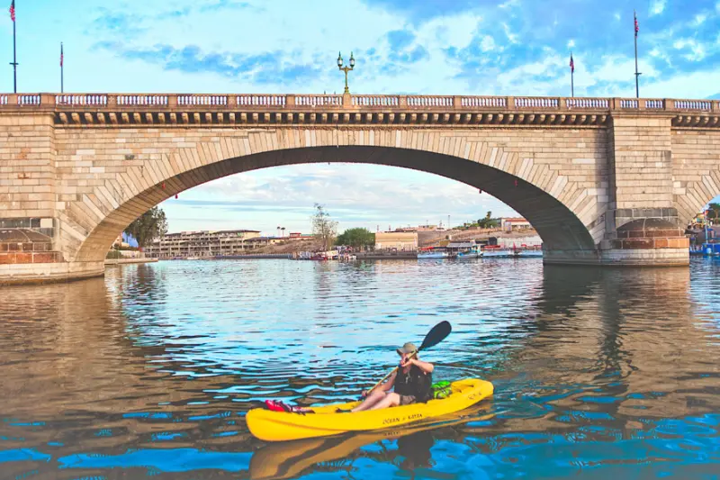 Lake Havasu City - Pg4-Non-motorized boating - courtesy of GoLakeHavasu