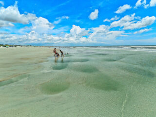 Low-Tide-Pools-at-Butler-Beach-St-Augustine-Florida-4-320x240.jpg