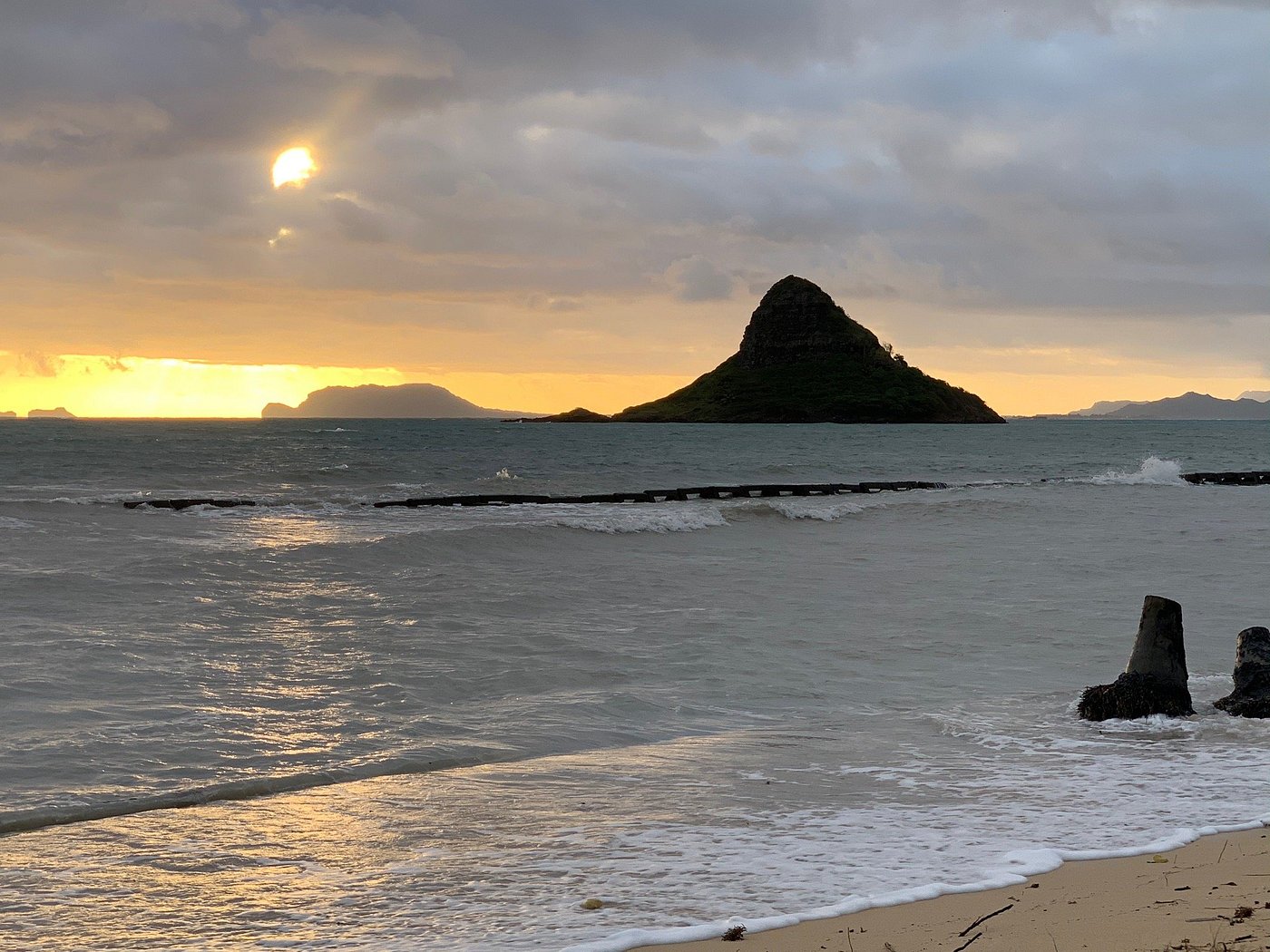 Mokoliʻi Island from Kualoa Regional Park Oahu Hawaii 1