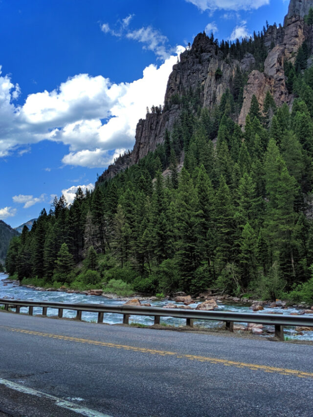 Mountains along Gallatin River