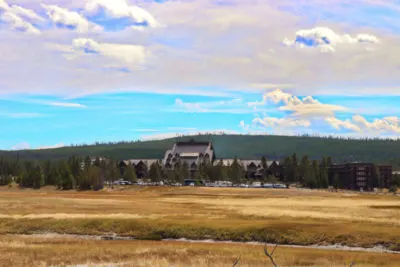 Old Faithful Inn in Yellowstone National Park 2