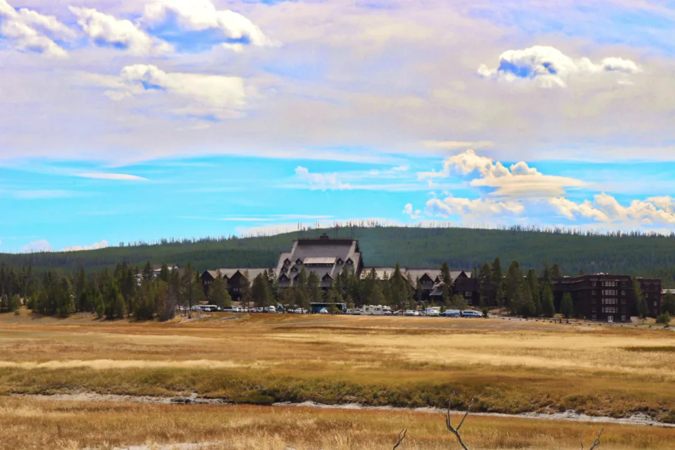 Old Faithful Inn in Yellowstone National Park 2