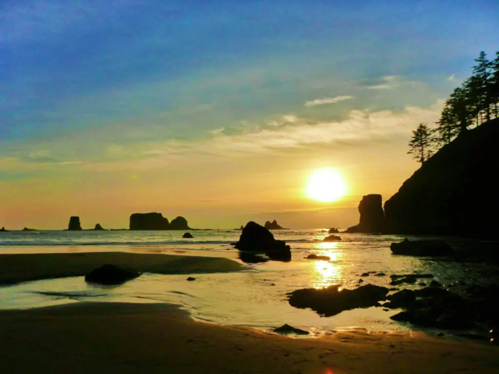 Olympic National Park - Sunset on Second Beach - Ordinary Adventures 1