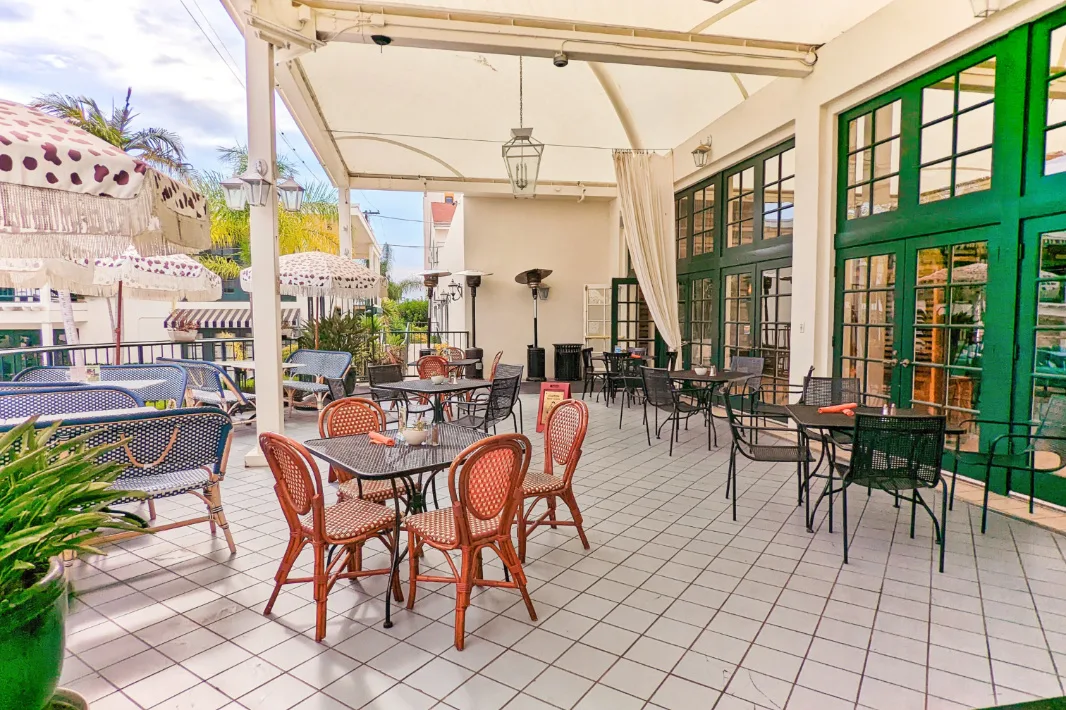 Patio at Swimming Pool at Lafayette Hotel Swimclub and Bungalows San Diego California 3