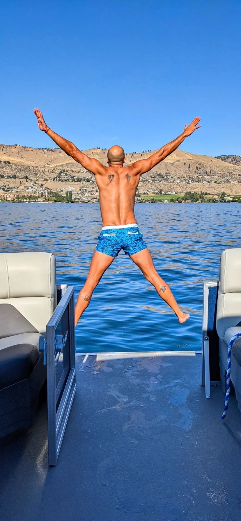 Pontoon Boating on Lake Chelan Washington Wine Country