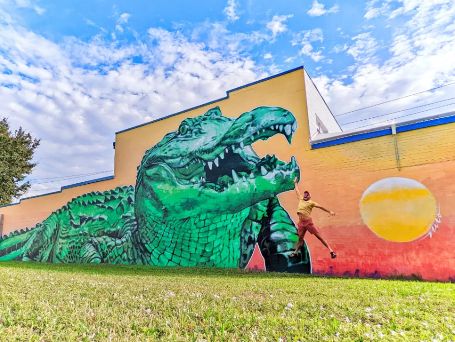Rob Taylor with Giant Alligator Mural in Winter Haven Central Florida 1