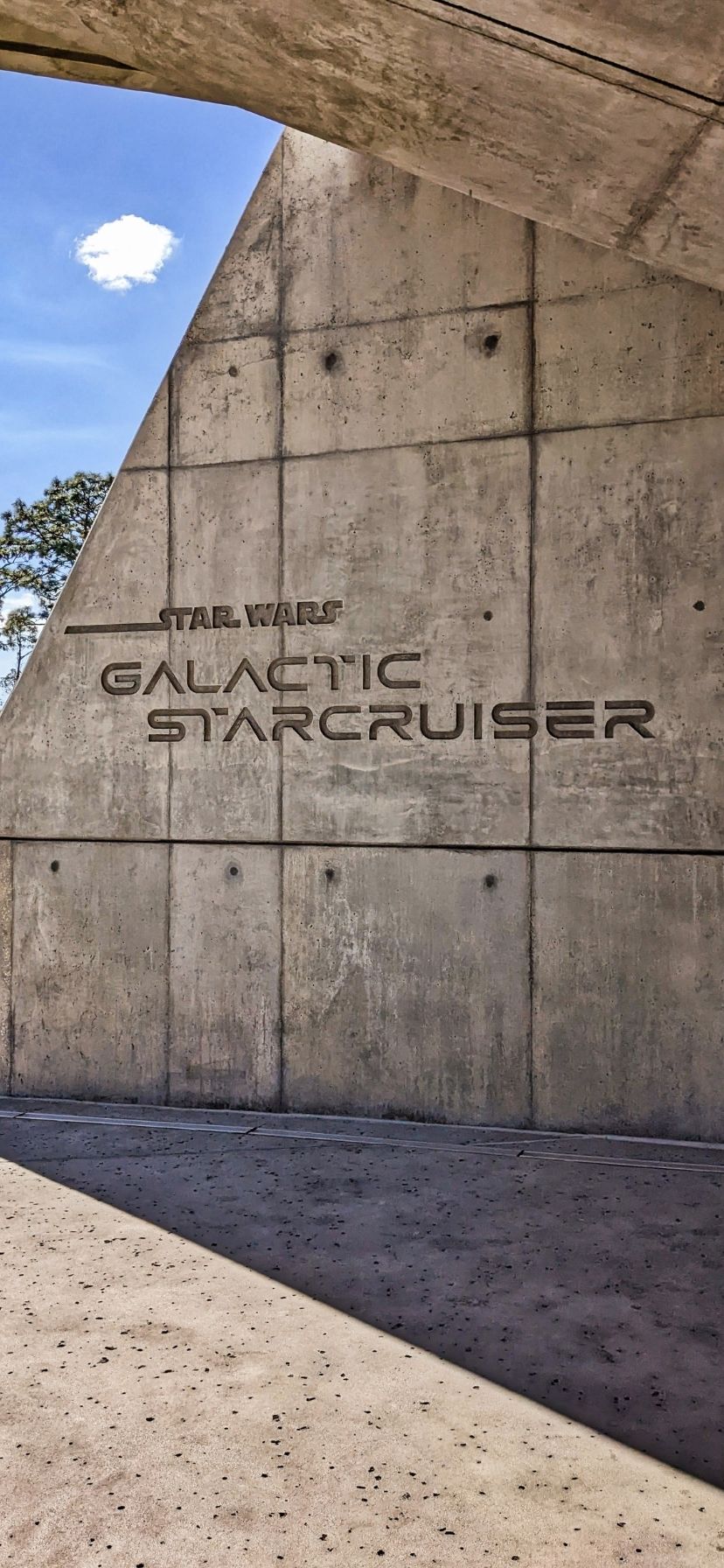 Star Wars Galactic Starcruiser Entrance
