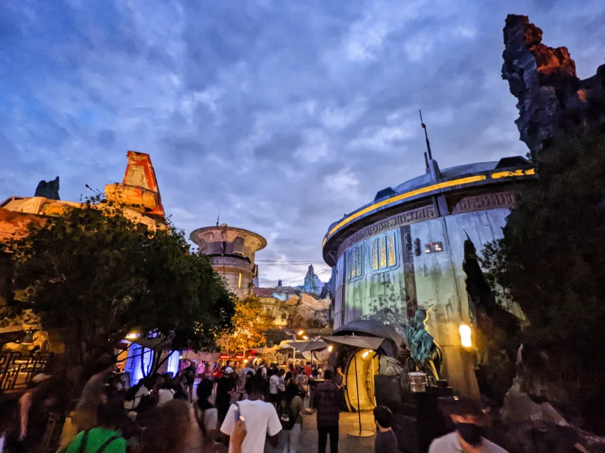 Star Wars Galaxys Edge Batuu Hollywood Studios Disney World Orlando 2