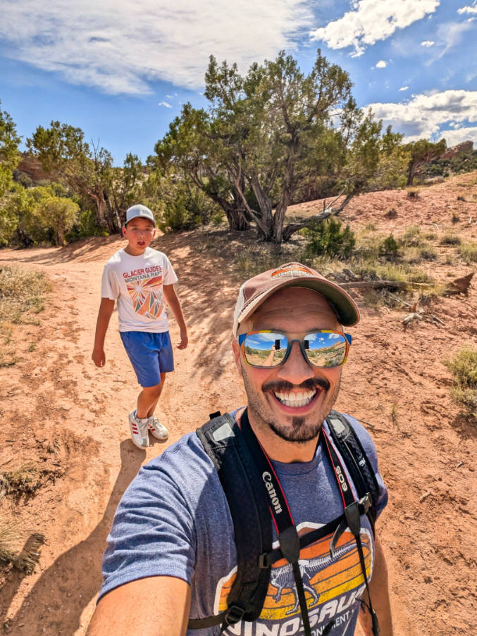 Taylor Family Hiking at Moonshine Arch in Vernal Utah 2