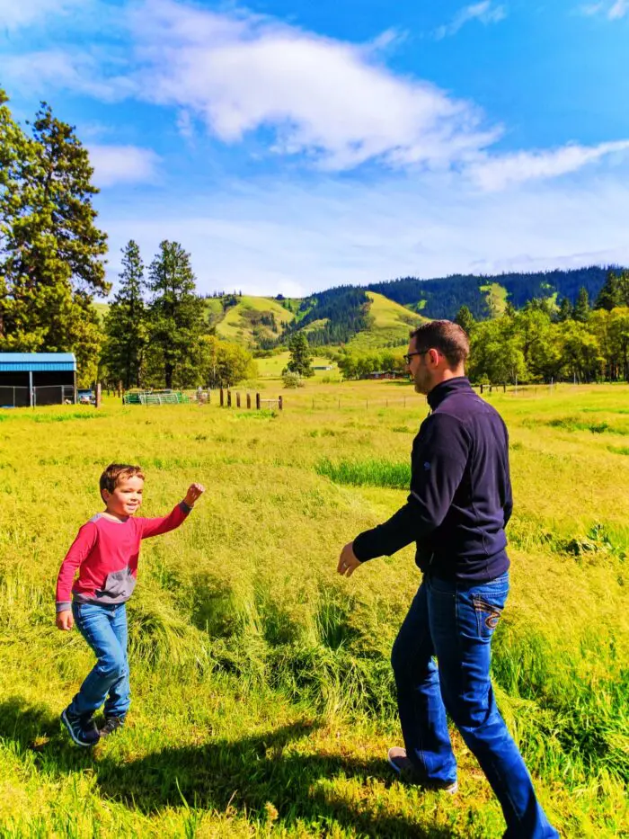 Taylor Family at Columbia Gorge High Prairie Lyle 1