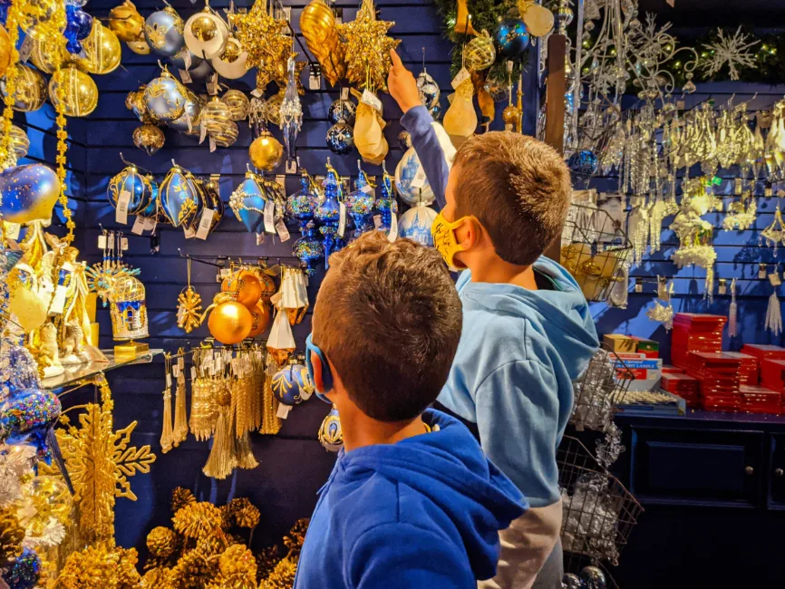 Taylor Family at Kris Kringle Christmas Shop Downtown Leavenworth Washington 5