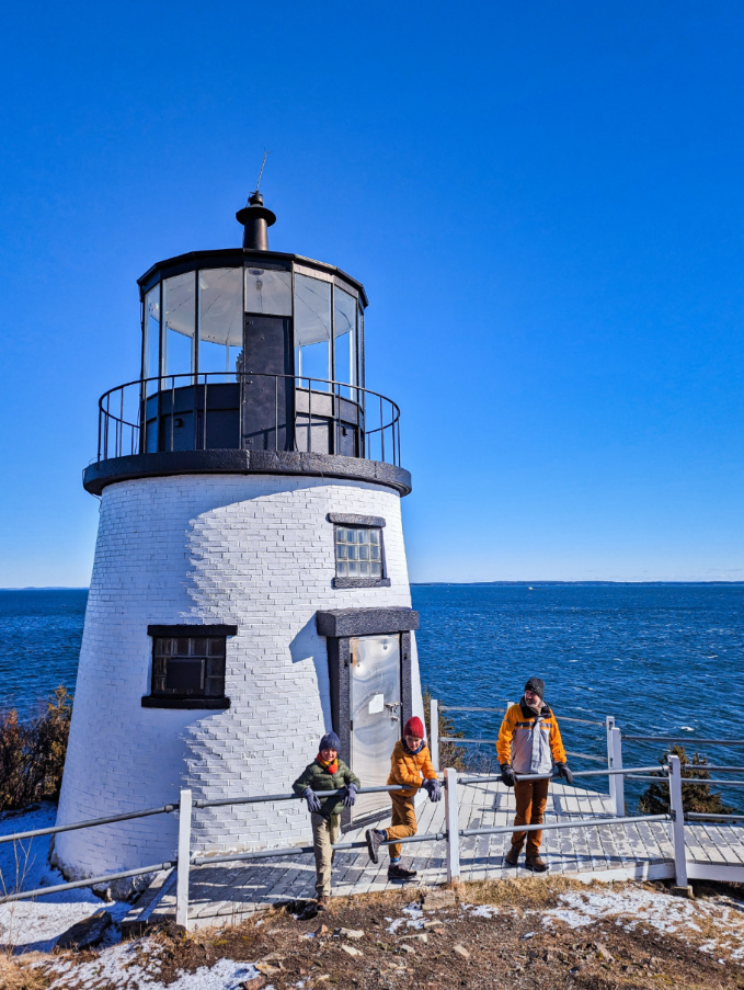 Taylor Family in the Snow at Owls Head Lighthouse Spruce Head Maine 7