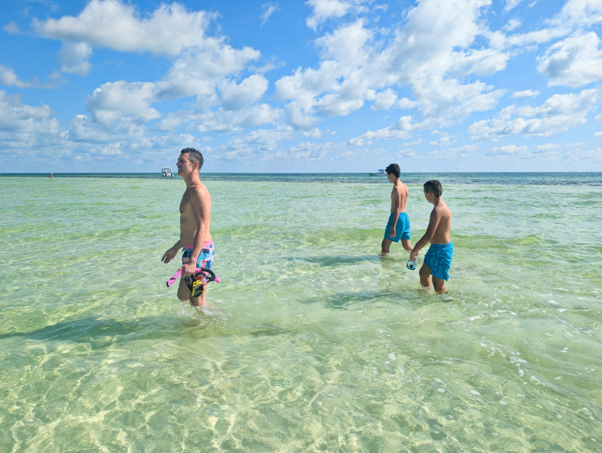 Taylor Family on Sandbar Tour with Marathon Mermaid Cruises Florida Keys 11