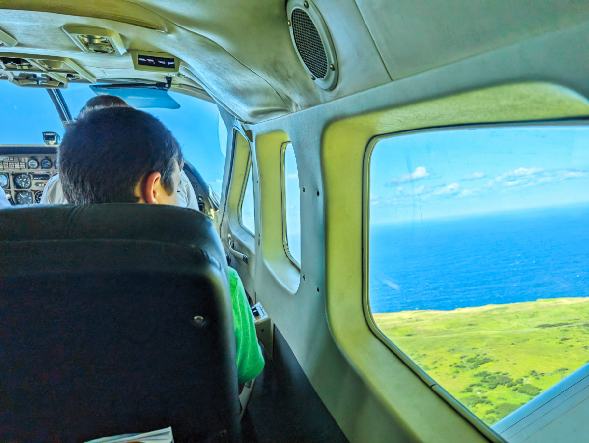 Taylor Family on flight MKK Molokai to Honolulu Oahu Mokulele Airlines Hawaii 4