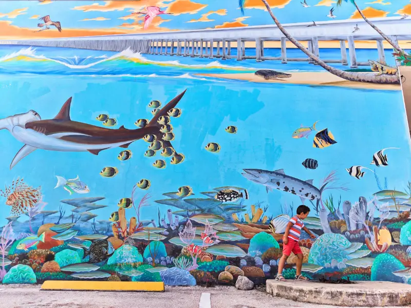 Taylor Family with Undersea Mural Artist Yoslan O'farrill Marathon Key Florida Keys 2020 1