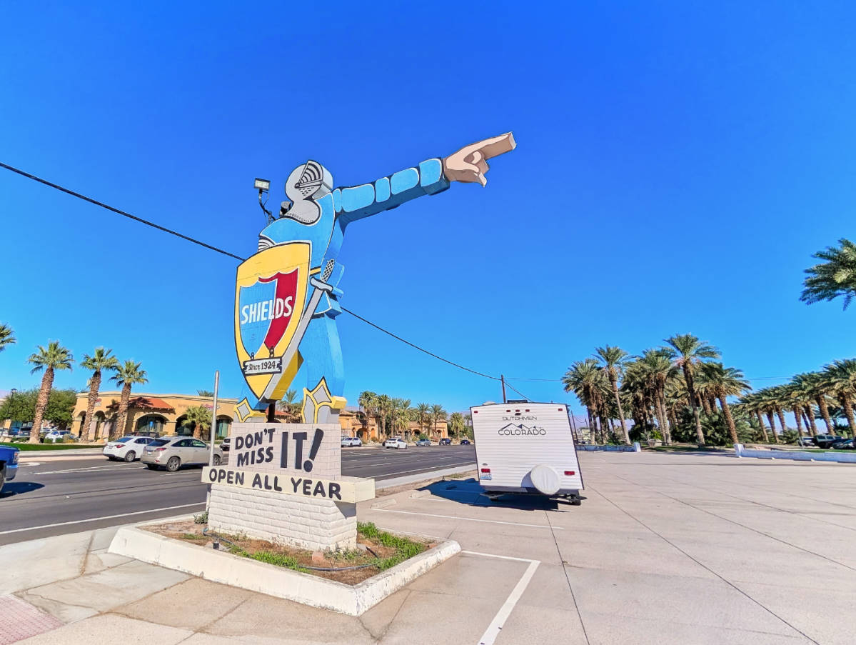 Vintage Americana Knight sign at Shields Date Garden Indio California 1