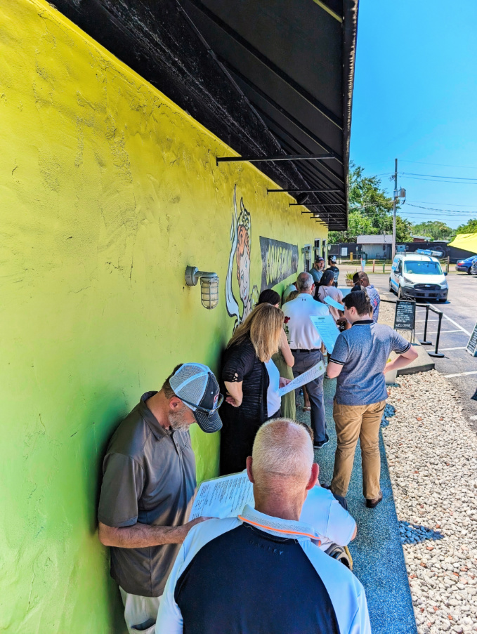 Waiting Line for Lunch at Se7en Bites Restaurant Orlando Florida 1